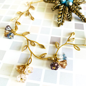 ビーズアクセサリーキット お花と小枝のネックレス