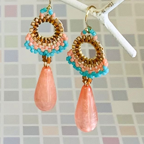 ビーズアクセサリーキット ドイツビーズ ブリックステッチのピアス（イヤリング）
ピンク